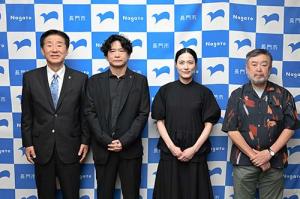 俳優の萩原聖人さんと伊勢佳世さんが江原市長を表敬訪問しました
