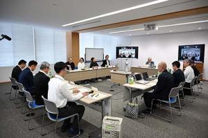 評価委員会の様子